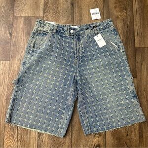 Forever 21 Blue Distressed Cargo Denim Shorts Women’s Size 30